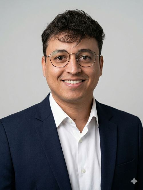 Foto profissional de Haniel, engenheiro mecânico e fundador da Haniel Engenharia & Consultoria